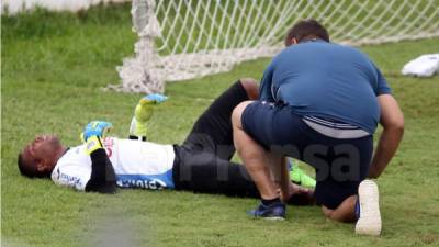 'Buba' López no pudo seguir con el entrenamiento de este sábado de la Selección de Honduras. Foto Juan Salgado