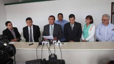 Ayer la Junta Nominadora compareció ante los medios. Foto: Andro Rodríguez