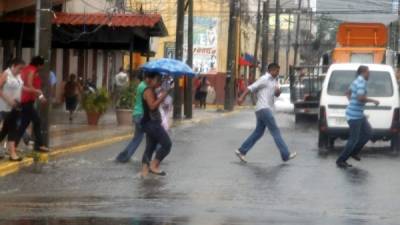 Los sampedranos deben anda listos sus paraguas porque por la tarde se podrían presentar luvias.