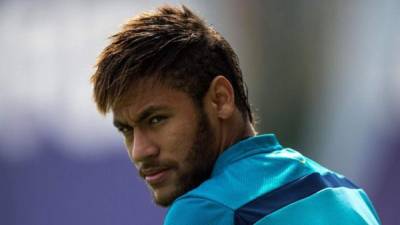 Neymar asegura que se debe trabajar mucho para estar al nivel de Alemania y España.
