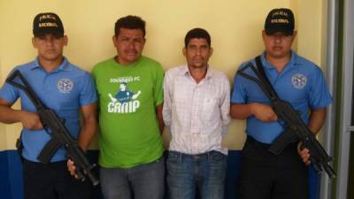 Elder Alonso Miranda y José Raúl Quintanilla fueron detenidos por agentes de la Dirección Policial de Investigaciones (DPI).