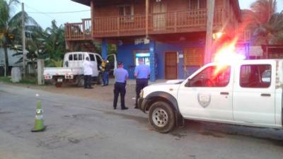 Los dos hombres fueron asesinados en la madrugada de este miércoles dentro de un camión doble cabina en el barrio Pensacola de Roatán, Islas de la Bahía, zona insular de Honduras.