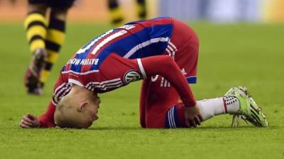 Arjen Robben, se lesionó otra vez de la pierda izquierda. Foto AFP