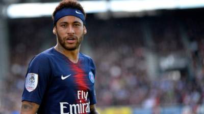 En el PSG le han abierto la puerta de salida al delantero brasileño Neymar y la prensa francesa ha revelado los futbolistas que tiene en agenda el club parisino para reemplazar al crack sudamericano.