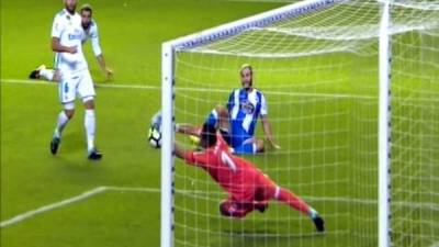 Keylor Navas salvando al Real Madrid tras un disparo de Andone.