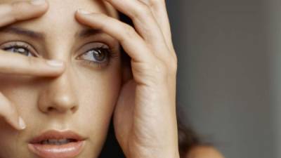 La mujer con enfermedad intestinal inflamatoria pueden llegar a desarrollar problemas de ansiedad.