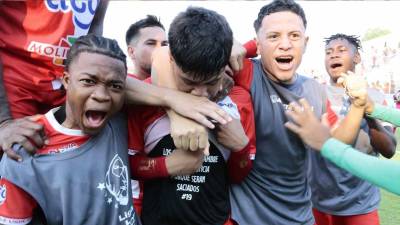 Celebración del Vida con el gol de Clever Portillo. Fotos Esaú Ocampo y José Luis Barralaga.
