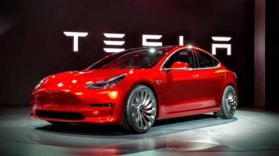 A un costo de alrededor de 35,000 dólares, el Tesla Model 3 es el más asequible de los modelos de la marca.