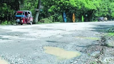 Son casi tres kilómetros los que urgen de reparación en la zona de Los Naranjos.