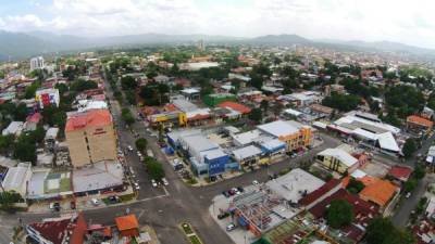 En la zona viva y la colonia Jardines del Valle están ubicados la mayoría de negocios que operan por la noche.