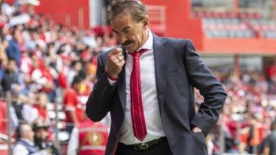 A los 68 años de edad, Ricardo La Volpe ha decidido no seguir en su carrera como director técnico.