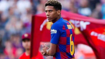 Jean-Clair Todibo se marcha del Barcelona luego de que no tuvo muchos minutos.