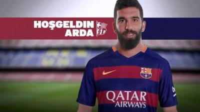 Arda Turan ya luce los colores del Barcelona.