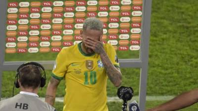 Neymar no pudo contener la emoción tras el pase a la final que logró Brasil. Foto AFP.