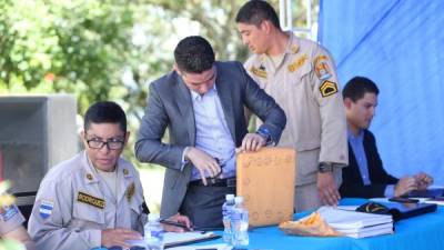 Los sobres se abrieron ante las autoridades de Gobierno y pobladores de Gracias.