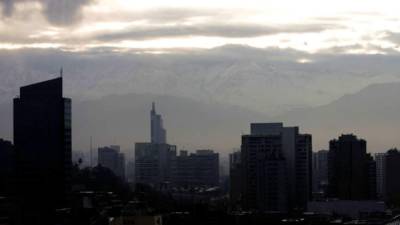 El fenómeno de El Niño provocó una fuerte lluvia la madrugada del domingo en la zona central de Chile.