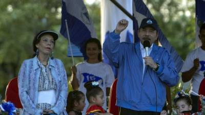 En la imagen, el presidente de Nicaragua, Daniel Ortega, junto a la vicepresidenta, Rosario Murillo. Foto EFE