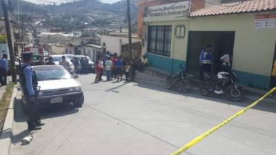 En el asalto el guardia de seguridad resultó herido.