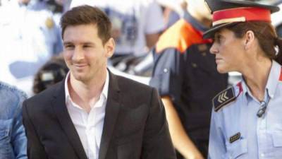 Lionel Messi anunció el miércoles una ampliación de contrato con el FC Barcelona que, según el club, lo convierte en el futbolista mejor pagado del mundo.