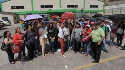 Los empleados del RNP cerraron los portones de la institución y suspendieron labores.