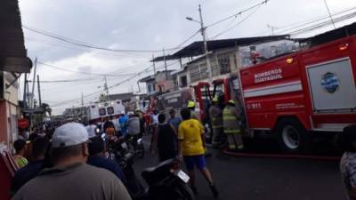 Alrededor de las 3:20 pm una llamada al 911 alertó a los bomberos de Guayaquil.