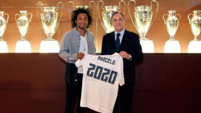 Marcelo junto al presidente del Real Madrid, Florentino Pérez. Foto RealMadrid.com