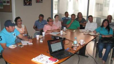 La reunión se realizó en la alcaldía.