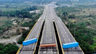 El Gobierno de Maduro ordenó el bloqueo de la frontera entre Colombia y Venezuela para evitar el ingreso de la ayuda humanitaria de EEUU./AFP.
