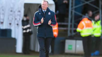 Michael O'Neill, entrenador del Stoke City, dio positivo por coronavirus.