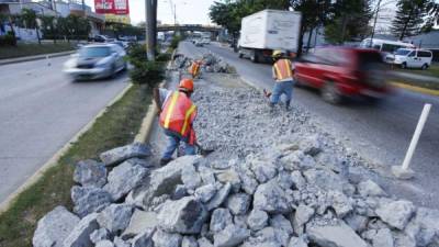 Las cuadrillas de la constructora están trabajando en el tramo entre el peaje y el puente de la Toyota.