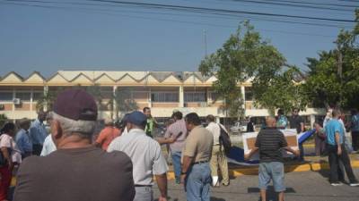 La comisión del Gobierno se reunió ayer de nuevo con empresarios y autoridades de La Ceiba para abordar la crisis energética.