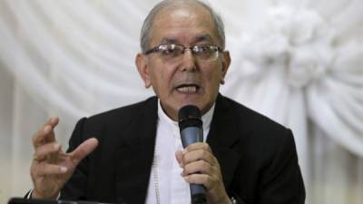 El arzobispo Edmundo Valenzuela asegura que él tuvo confianza en el sacerdote argentino.