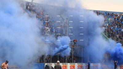 Mira las imágenes del ambiente en donde Motagua venció 2-0 al Marathón por la ida de semifinales. La barra del club capitalino armó su show, las madres recibieron su homenaje y bellas chicas cautivaron en el duelo.