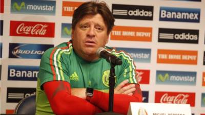 Miguel Herrera en la conferencia de prensa.