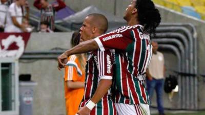 Ronaldinho jugó contra el equipo que lo lanzó a la fama.