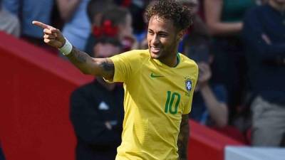 Neymar volvió a lo grande a las canchas. FOTO AFP.