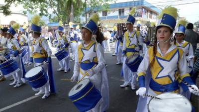 Además del tradicional desfile por la primera calle de San Pedro Sula, habrán desfiles simultáneos en el resto de la ciudad. Foto de archivo.