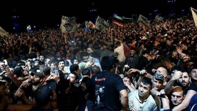 Al menos 400,000 personas asistieron al concierto del Indio Solari en la localidad de Olavarría.