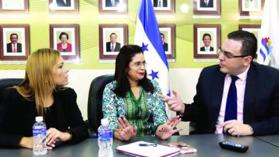 Ana Paola Hall, Rixi Moncada y Kelvin Aguirre acordaron aprobar el uso de la Trep para las elecciones generales de noviembre.