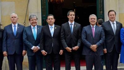 El vicepresidente de EEUU, Mike Pence, junto a los mandatarios de Guatemala (Jimmy Morales), Venezuela (Juan Guaidó), Colombia (Iván Duque) y Panamá (Juan Carlos Varela), tras finalizar la reunión del Grupo de Lima en Bogotá./AFP.