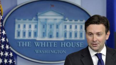 Josh Earnest, portavoz de Obama, aseguró que la posibilidad de que Castro visite Washington se encuentra abierta.