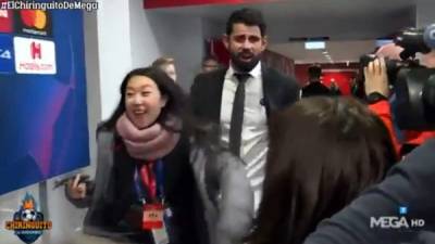 Diego Costa simuló toser delante de los medios para no dar declaraciones.