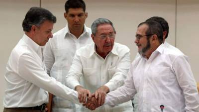 Santos selló el proceso de Paz con Timochenko en Cuba en septiembre pasado.