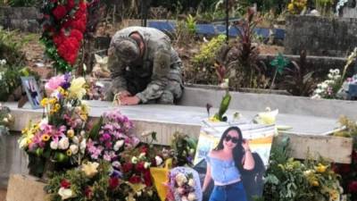 Austin Daniel, un militar estadounidense tenía la ilusión de casarse con la hondureña Ely Tróchez, pero un fatal accidente de tráfico en la madrugada del sábado les arrebató el sueño de casarse.