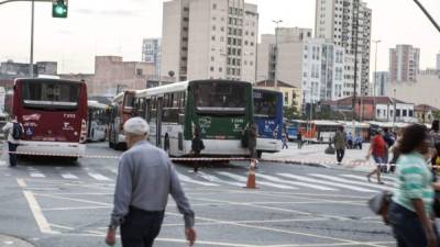 La huelga de autobuses tiene afectados a más de 2.5 millones de usuarios en Sao Paulo.