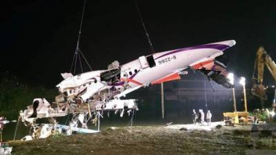 Los muertos en el accidente de un avión de la compañía taiwanesa TransAsia hoy en Taipéi se elevan a 31. EFE