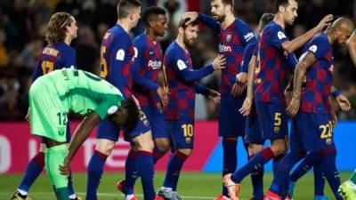 El FC Barcelona debe ingresar una buena suma de millones para cuadrar su presupuesto y ha comenzado a vender un par de futbolistas. La prensa de España revela los jugadores que aparecen en la lista para dejar al cuadro catalán.