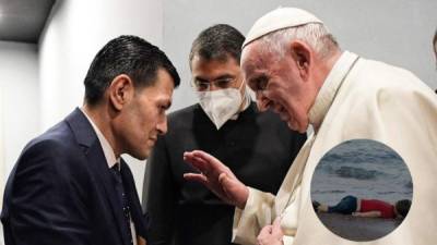 El papa Francisco junto con el padre de Alan Kurdi, niño sirio que murió ahogado en 2015.