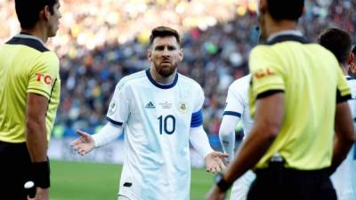 Messi, incrédulo luego de ser expulsado contra Chile en la Copa América 2019. Foto EFE