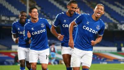 El Everton de James Rodríguez se clasificó a los cuartos de final de la Copa de la Liga tras golear al West Ham United. Foto AFP